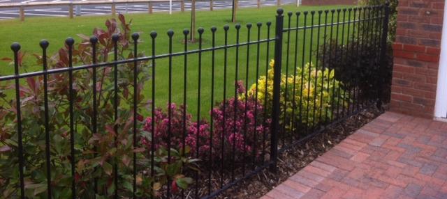 Palisade fencing for gardens