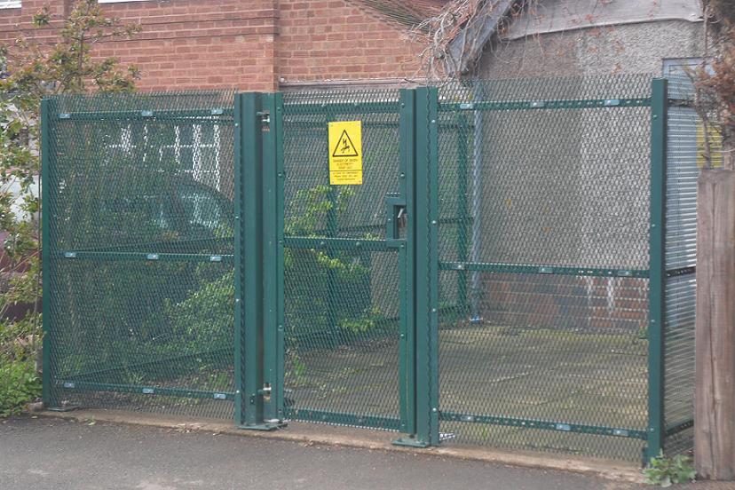 Galvanised wire mesh fencing cages